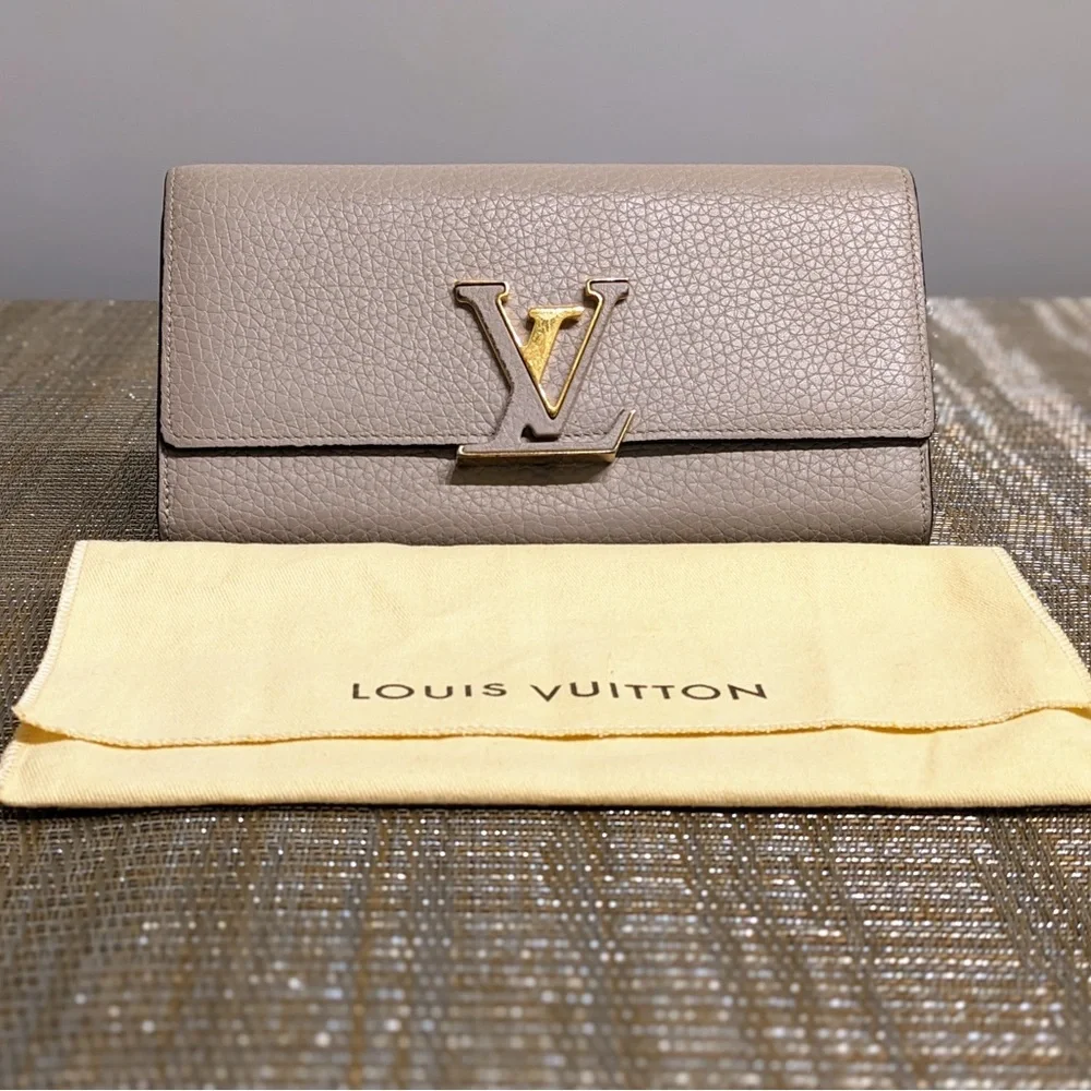 LOUIS VUITTON Capucines Wallet w/ Dust Sleeve - Picture 1 of 9